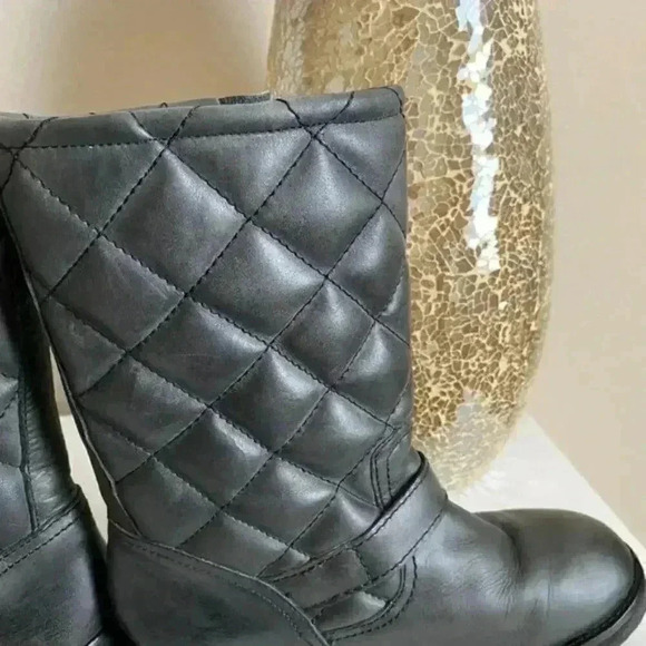 KG Kurt Geiger Grey Tamara Quilted Moto Boots - Picture 4 of 7